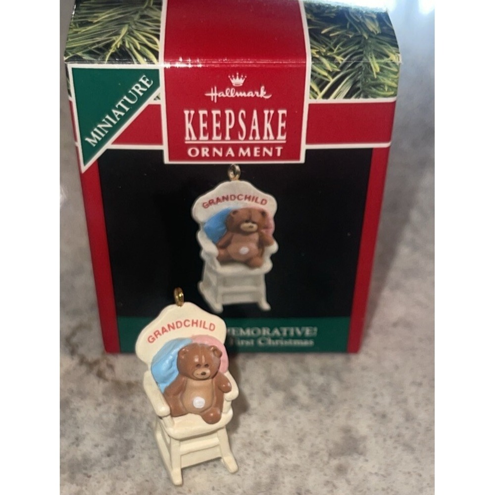 VTG Hallmark Grandchild's First Christmas 1990 Mini Ornament High Chair